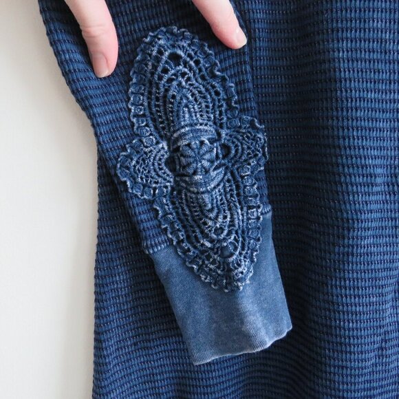 ABLE Distressed Blue Waffle Knit Crochet Cuff Swing Dress Boho Casual - Size S - Picture 11 of 15